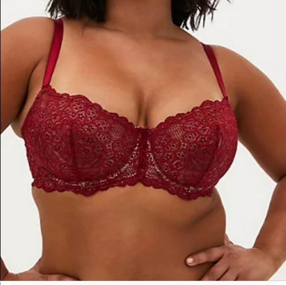 46DD size Torrid Unlined Red Lace Underwire bra pretty! 💋 - Picture 2 of 7